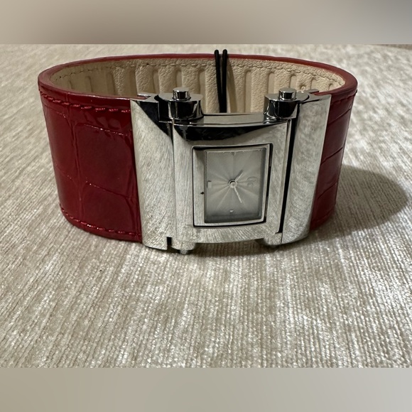 Gc Guess Collection Red Leather Signature Watch. - Picture 7 of 9